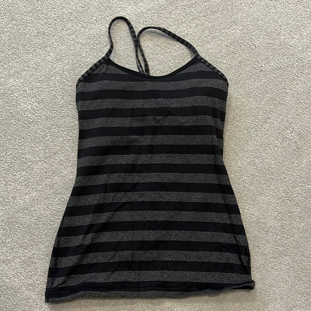 Lululemon tank with built in bra